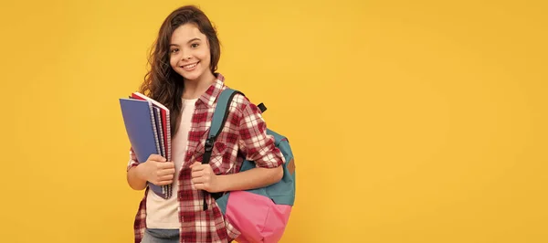 Día Escuela Secundaria Colegiala Con Cuaderno Mochila Vuelta Escuela Adolescente —  Fotos de Stock