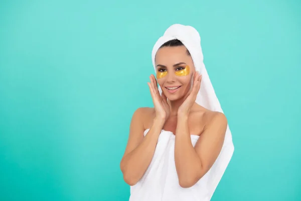 Young Woman Shower Towel Rejuvenate Patch — Stock Photo, Image