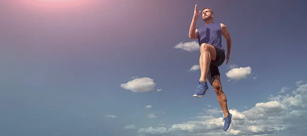 Мужчина Бегает Прыгает Баннер Копировальным Пространством Здоровый Человек Бежит Парень — стоковое фото