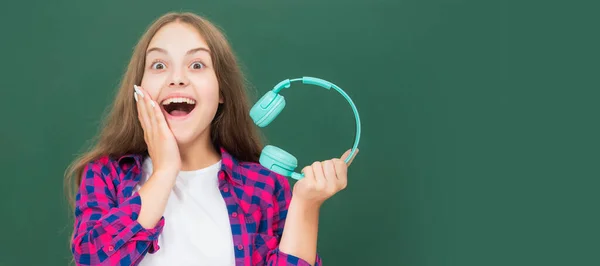 Listen Music Wireless Headset Device Accessory New Technology Childhood Development — Stock Photo, Image