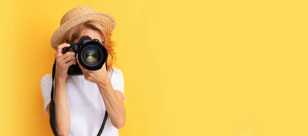 Vrouw Reizen Fotograaf Met Camera Stro Hoed Het Maken Van — Stockfoto