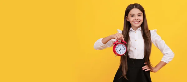 Ultima Şansă Punctual Adolescenta Verificarea Timpului Copil Vesel Ceas Deşteptător — Fotografie, imagine de stoc