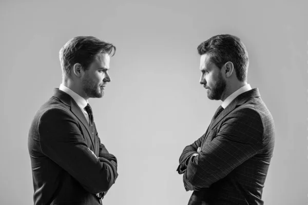 Two Angry Businessmen Standing Face Face Having Struggle Leadership Businessmeeting — Stock Photo, Image