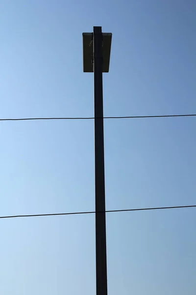 Электрический Столб Рядом Дорожкой — стоковое фото
