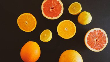 Limonlar portakal, greyfurtlar meyve suyu sağlığı için.