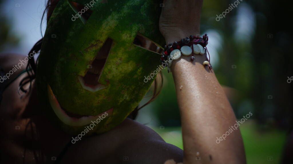 máscara de sandía tribal. fiesta tradicional de baile en la selva