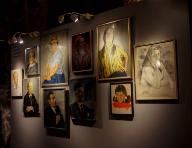 Helsinky, Finlandiya - 16 Ağustos 2017: Işıklı Portre Sanat Galerisi