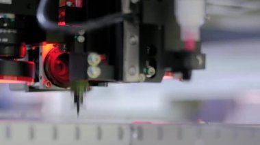 Otomatik SMD seçim ve yerleştirme makinesi montaj bilgisayar devre kartı: kapat