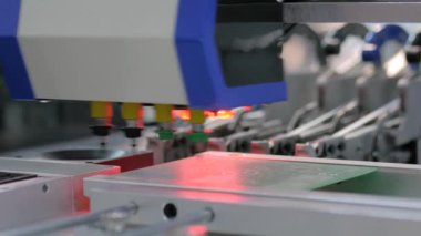 Otomatik SMD seçim ve yerleştirme makinesi montaj bilgisayar devre kartı: kapat