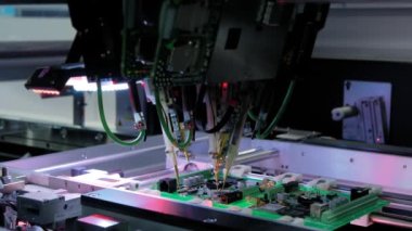 Basılı devre kartlarının kalite testi - fabrikada uçan sonda testi