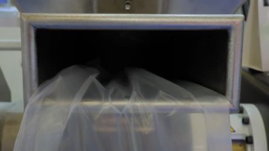 Atık plastik film geri dönüşüm makinesi - üretim hattı, beslenme süreci