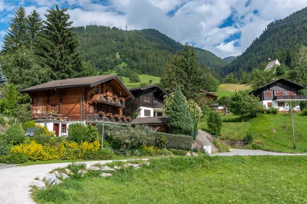 Casas Típicas Valais Aldeia Muehlebach Muhlebach Uma Vila Suíça Localizada — Fotografia de Stock