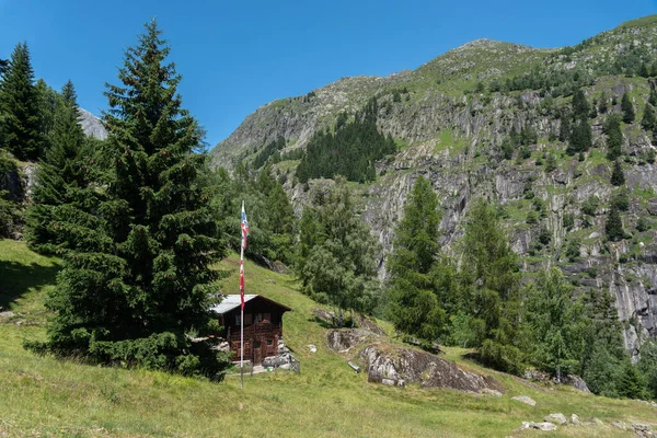 Cabaña Montaña Entre Bellwald Puente Colgante Aspi Titter Cerca Fieschertal — Foto de Stock
