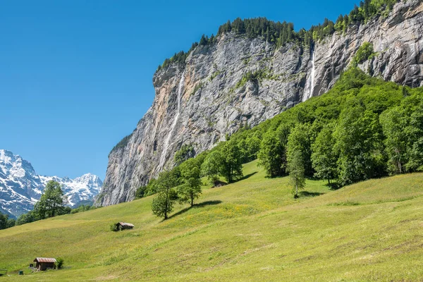 Landschap Het Lauterbrunnendal Met Spissbach Watervallen Staubbach Watervallen Lauterbrunnen Het — Stockfoto