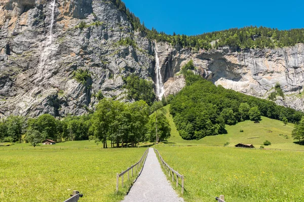 Landschap Het Lauterbrunnen Dal Met Staubbach Watervallen Lauterbrunnen Het Berner — Stockfoto