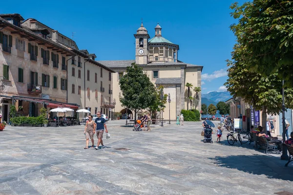 Cannobio Italy August 2018 Παραθαλάσσιος Περίπατος Ιστορικές Προσόψεις Σπιτιών Στο — Φωτογραφία Αρχείου