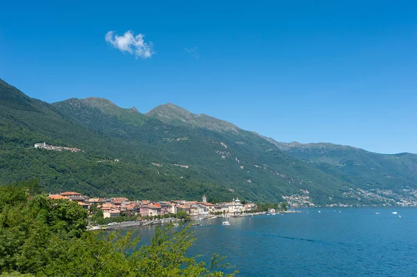 Paisagem Com Lago Maggiore Vista Cannobio Cannobio Uma Cidade Piemonte — Fotografia de Stock