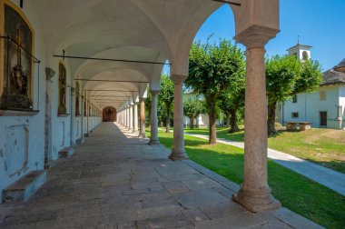 Ghiffa yakınlarındaki Sacro Monte della SS Trinita di Ghiffa manastırı ve hac kilisesi. Ghiffa, Kuzey İtalya 'da Piedmont eyaletinde yer alan bir şehirdir.