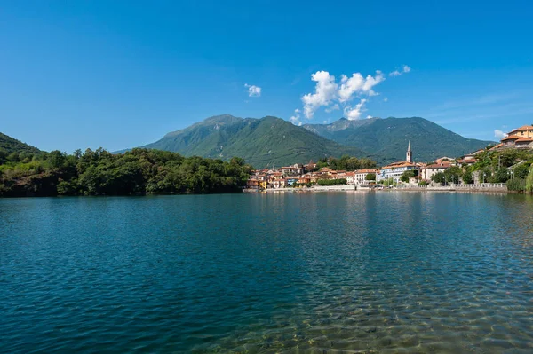 Vista Sobre Lago Mergozzo Para Aldeia Mergozzo Mergozzo Uma Vila — Fotografia de Stock