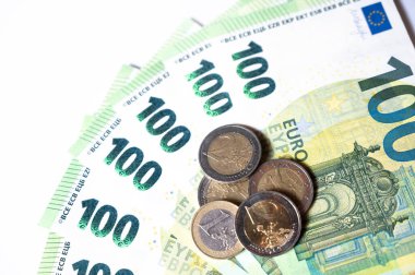 100 euro ve euro bozuklukları. Euro para geçmişini destekler. Avrupa Birliği Para Birimi