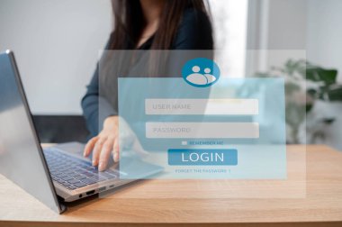 Web sitesi oluşturma kavramı, giriş arayüzü olan dizüstü bilgisayar kullanan iş kadını