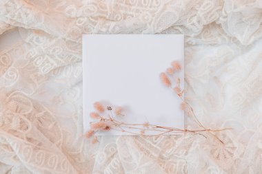 Metnin için en üstteki kart görüntüsü. Düğün kartı, düğün davetiyesi.