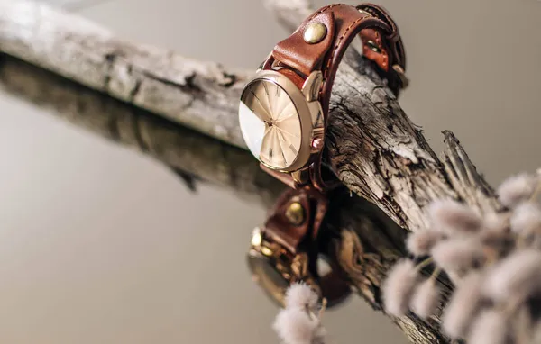 Коричневий Шкіряний Годинник Наручний Годинник Вінтажного Стилю Жіночий Leather Watch — стокове фото