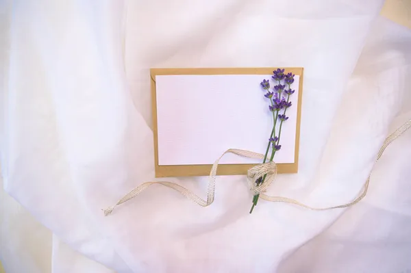 Minimalistic Invitation Rustic Card Mock Flowers Flat Lay Top View — Stock Photo, Image