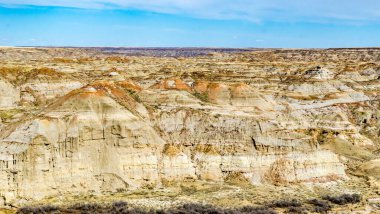 Dinozor İl Parkı, Kanada 'nın Alberta kentindeki UNESCO Dünya Mirası Bölgesi, dünyanın en zengin dinozor fosillerinden biri.
