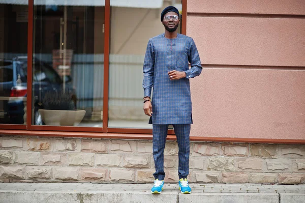 Africano Fato Azul Autêntico Óculos Boina Homem Nigeriano Moda — Fotografia de Stock