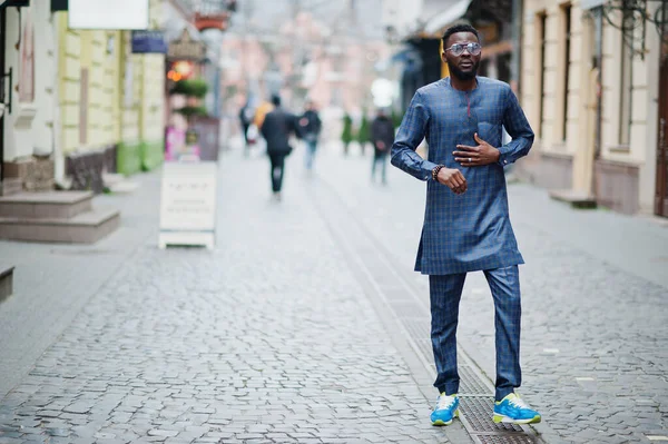 Africano Fato Azul Autêntico Óculos Homem Nigeriano Moda — Fotografia de Stock