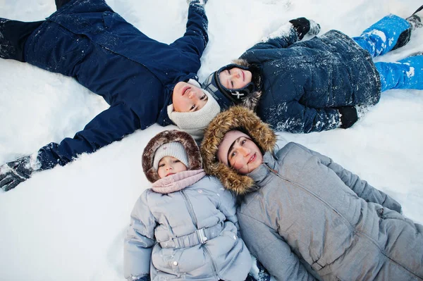 Mother Playing Children Winter Nature Outdoors Snow — Zdjęcie stockowe