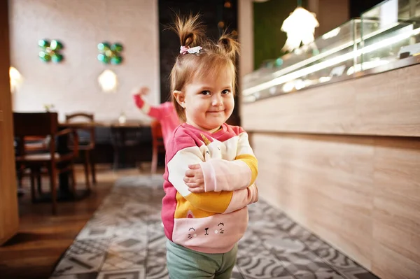 Young Girl Cafe Choose Dessert Shop Window — Stock Photo, Image