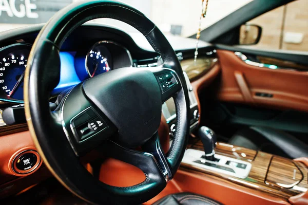 Auto Stuurwiel Interieur Van Luxe Vervoer — Stockfoto