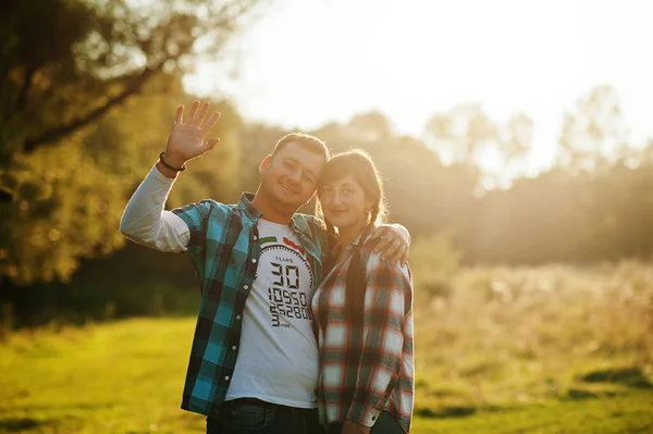Die Familie Verbringt Zeit Miteinander Frau Und Mann Karierten Hemden — Stockfoto