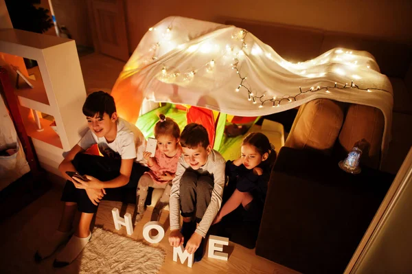 Kids Tent Waching Night Home Hygge Mood — Stock Photo, Image