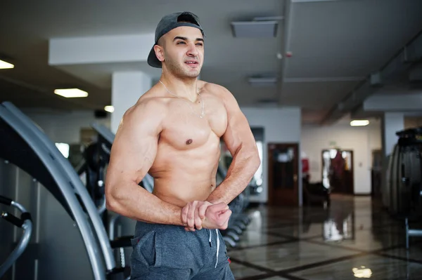 Підходить Язистий Арабський Чоловік Робить Вправи Тренажерному Залі — стокове фото