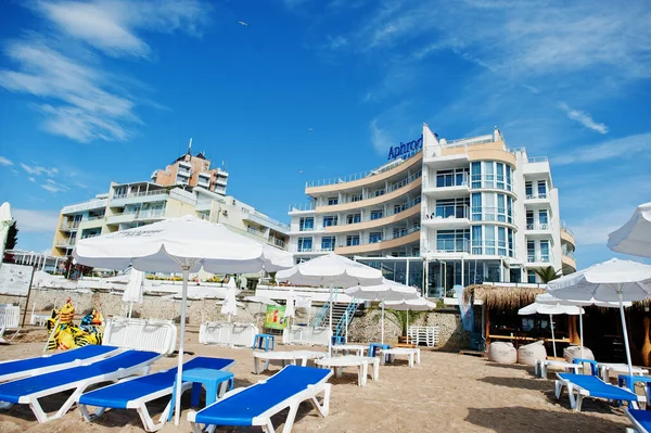 Nesebar Bulgaria Czerwca 2021 Resort Nessebar Widok Plażę Leżakami Lecie — Zdjęcie stockowe