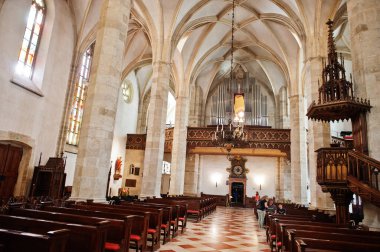 Bratislava, Slovakya - 08 Mayıs 2022: St. Martin Katedrali iç mimarisi (Dom svateho Martina), Bratislava, Slovakya.