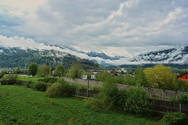 View Yard House Balcony Mountain Austria — Stock Photo, Image