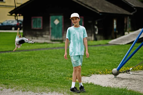 Niño Jugando Patio Recreo Hallstatt Austria — Foto de Stock