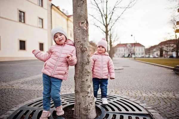 Two Girls Wear Pink Jacket Walking Valtice Town Czech Republic — Stockfoto