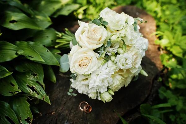 Beautiful Tender Wedding Bouquet Rings — Foto de Stock