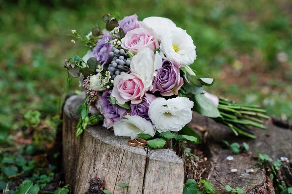 Beautiful Tender Wedding Bouquet Rings — Foto de Stock