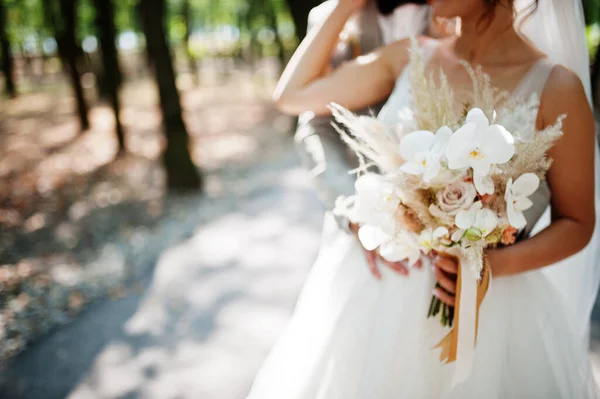 Bride Groom Holding Beautiful Tender Wedding Bouquet — Photo