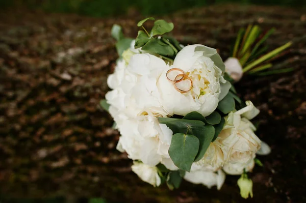 Beautiful Tender Wedding Bouquet Rings — Zdjęcie stockowe