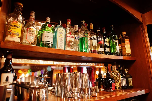 Drnholec Çek Cumhuriyeti Mart 2022 Barda Bir Şişe Alkol — Stok fotoğraf