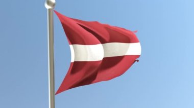 Bayrak direğinde Letonya bayrağı. Letonya bayrağı rüzgarda dalgalanıyor.