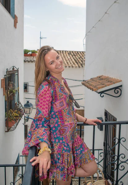 Beautiful Woman Posing Picturesque Place Village Mediterranean Altea Spain — Fotografia de Stock