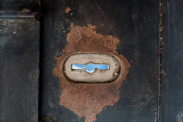 Close Antique Keyhole Metal Door — Stock Photo, Image